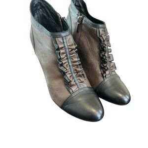 Polann leather black brown ruffle, front high heeled Ankle Boots Booties size 39